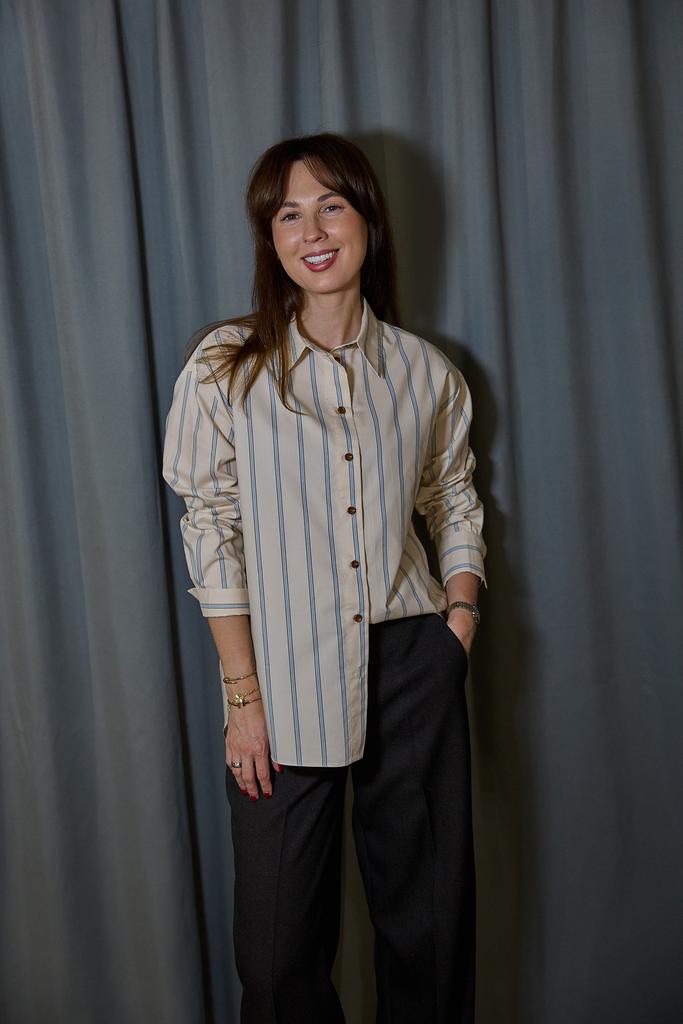 Рубашка бежевая с голубой полосой