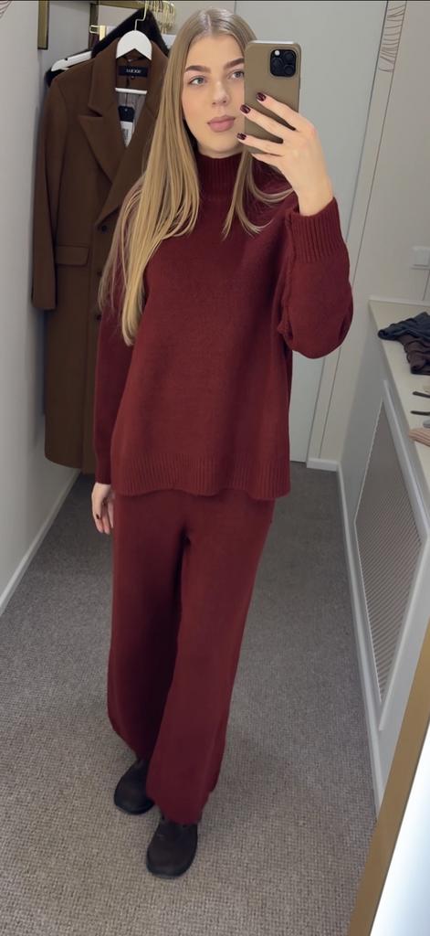 Костюм трикотажный  с брюками бордовый шерстяной