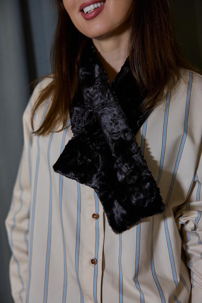 Шарф из экомеха под каракуль