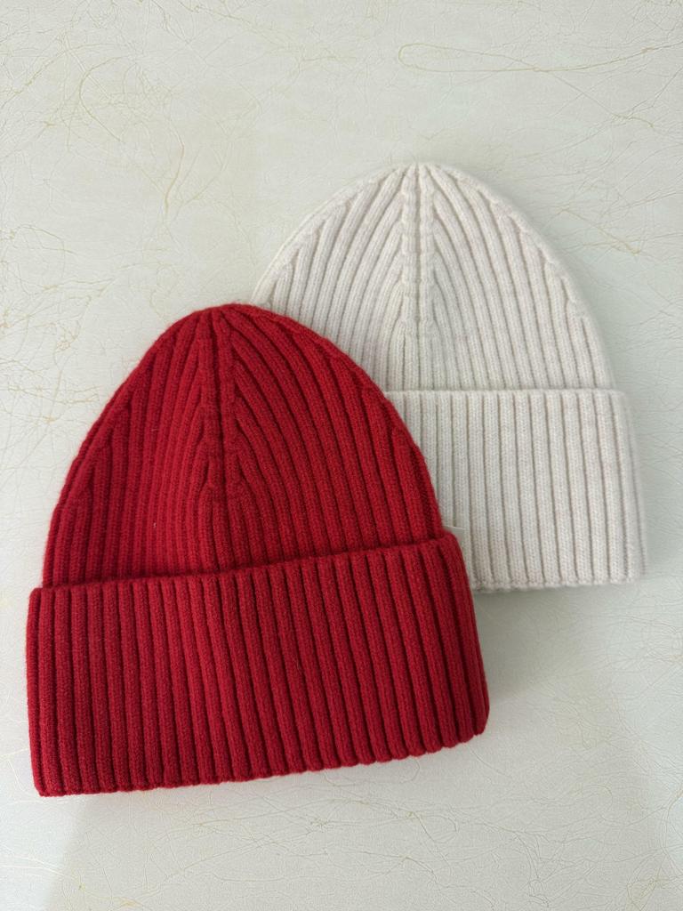 Шапка с отворотом  вязаная