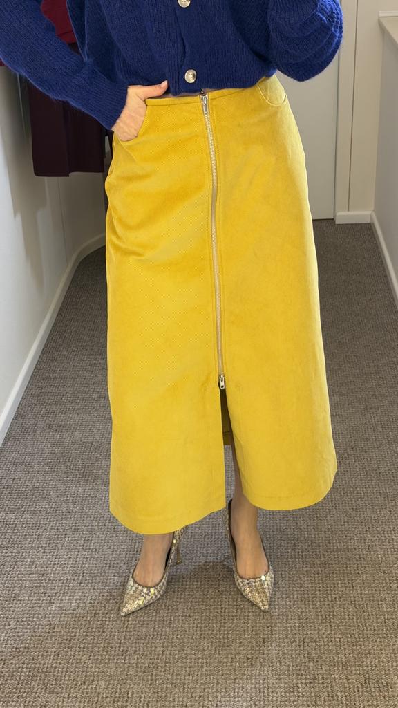 Юбка миди из вельвета горчичная