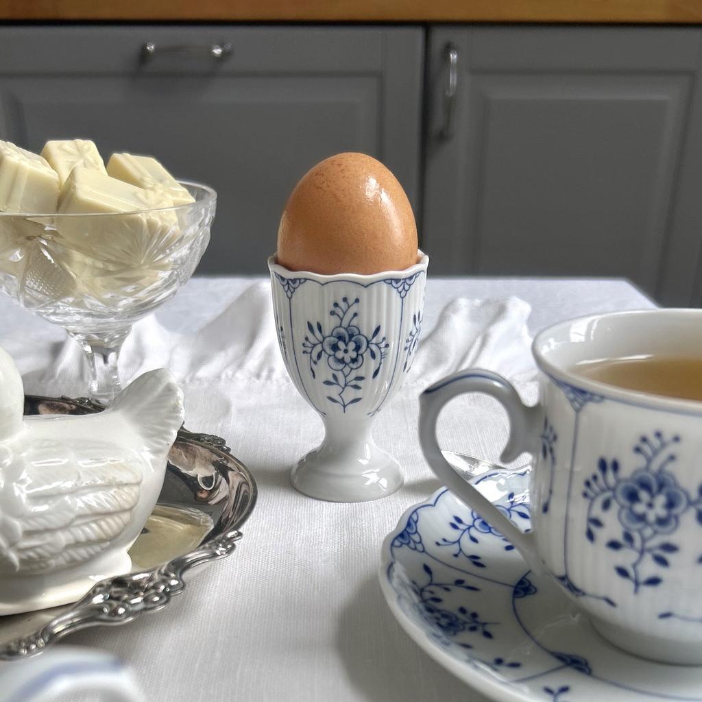 Пашотница из фарфора с узором