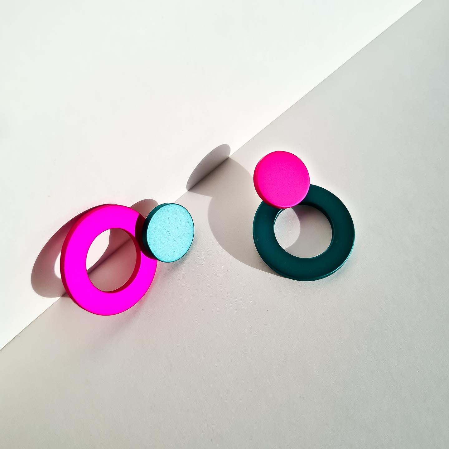 Серьги NUANCE серебристые геометричные двухцветные кольца