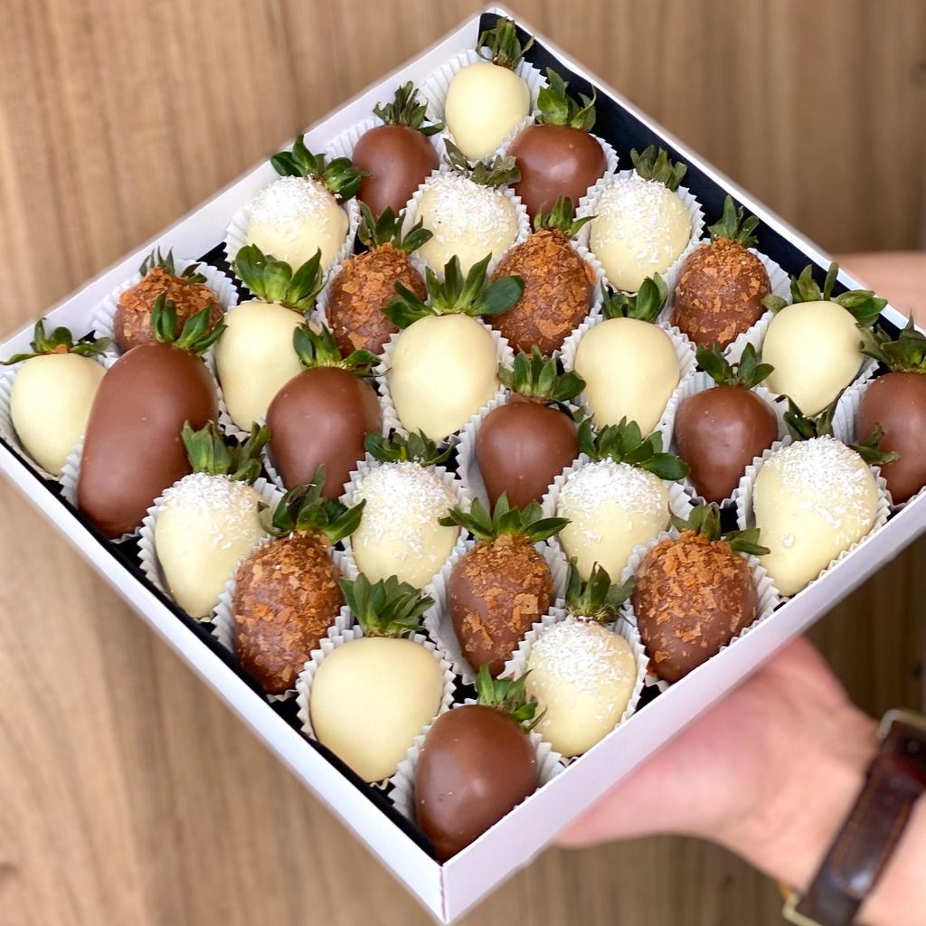 Клубника в шоколаде "Enjoy" (30-36 ягод)