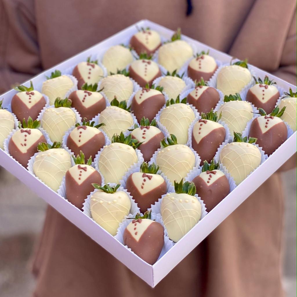 Клубника в шоколаде "Forever" (30-36 ягод)