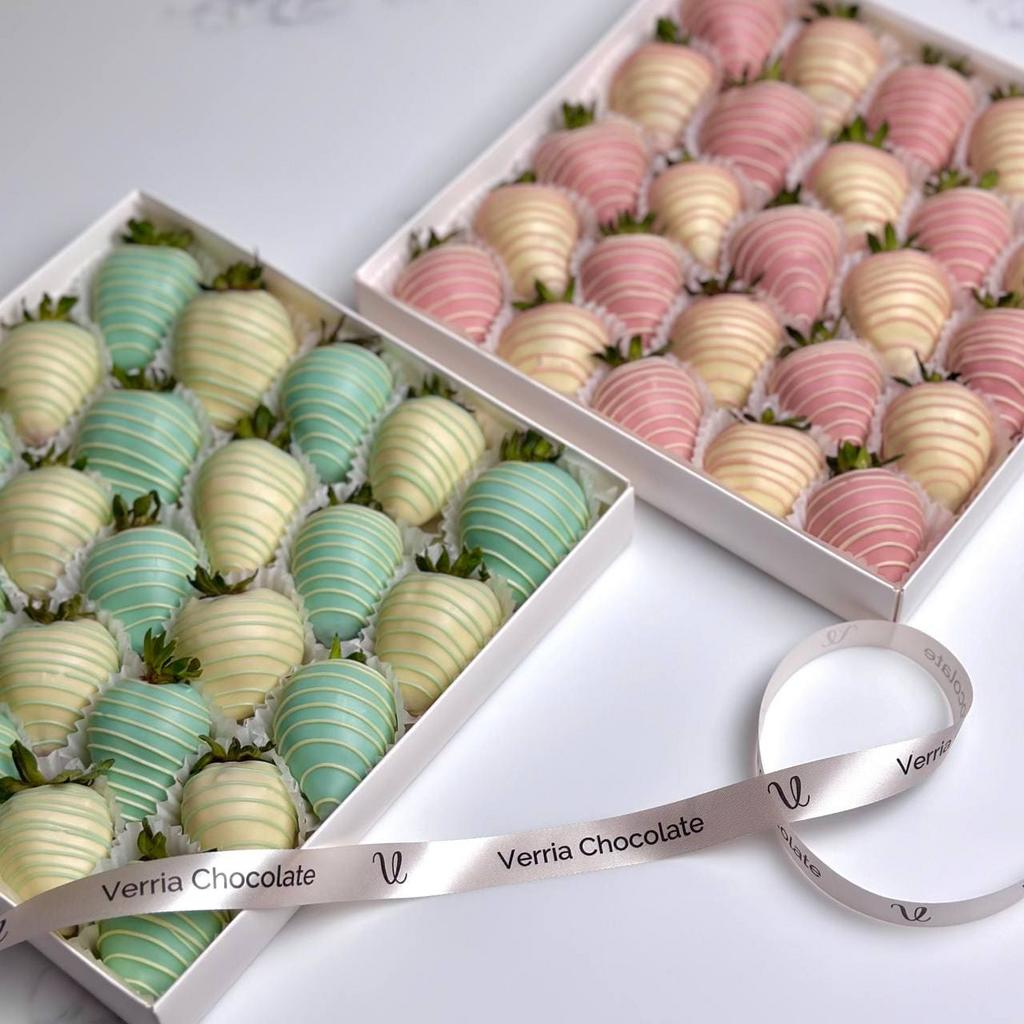 Клубника в белом шоколаде для Гендер Пати (2 набора по 20-25 ягод)