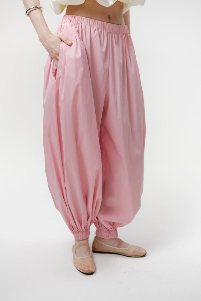 Брюки баллоны в светло-розовом цвете