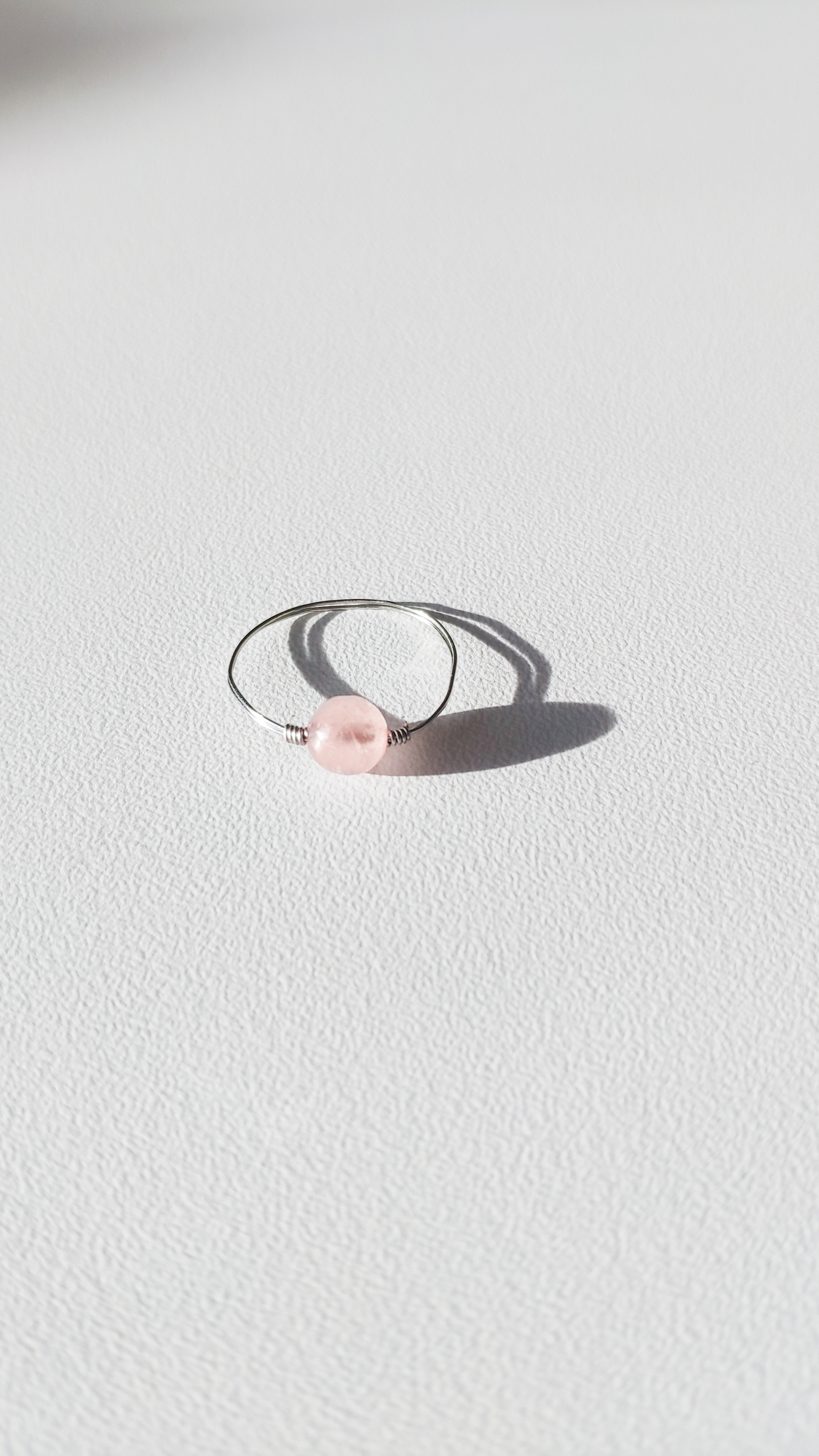 Кольцо с розовым кварцем