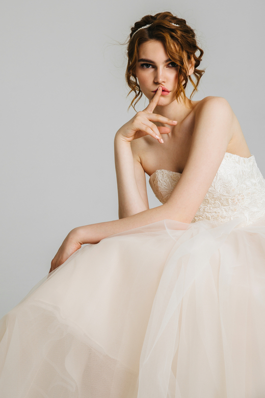 Дизайнерское свадебное платье Турандот с пышной юбкой-сеткой