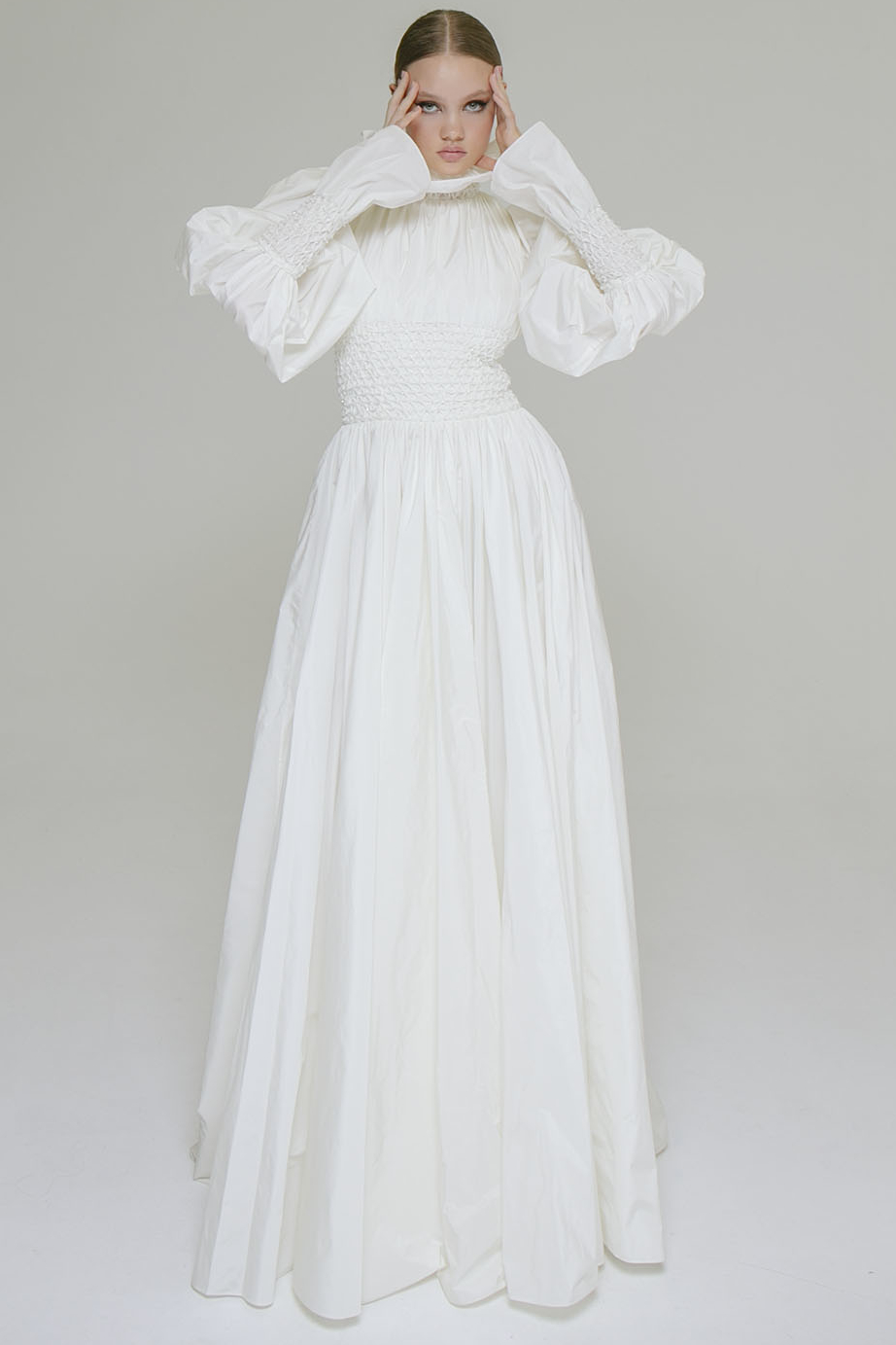 Свадебное или вечернее платье в готическом стиле