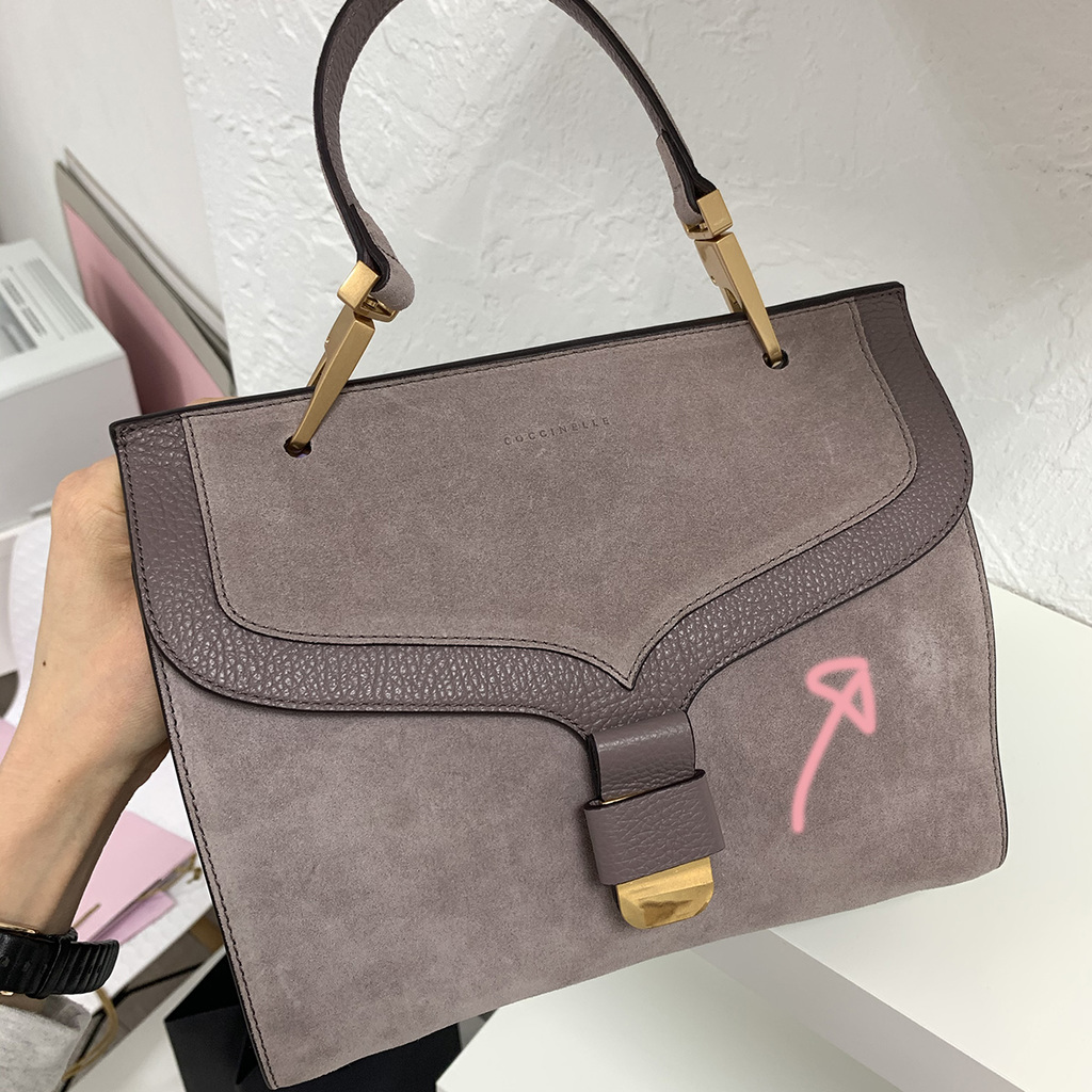 сумка Coccinelle phebe medium цвет bean / серо-сиреневый витринный экземпляр HB0031D