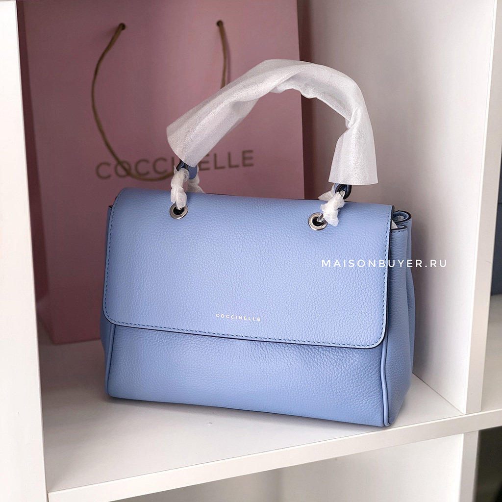 сумка Coccinelle M Taylor цвет cosmic lilac / голубой HB0116M