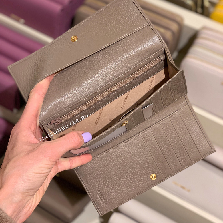 большой кошелек с двойным разворотом Coccinelle зерно taupe / капучино WL0034G