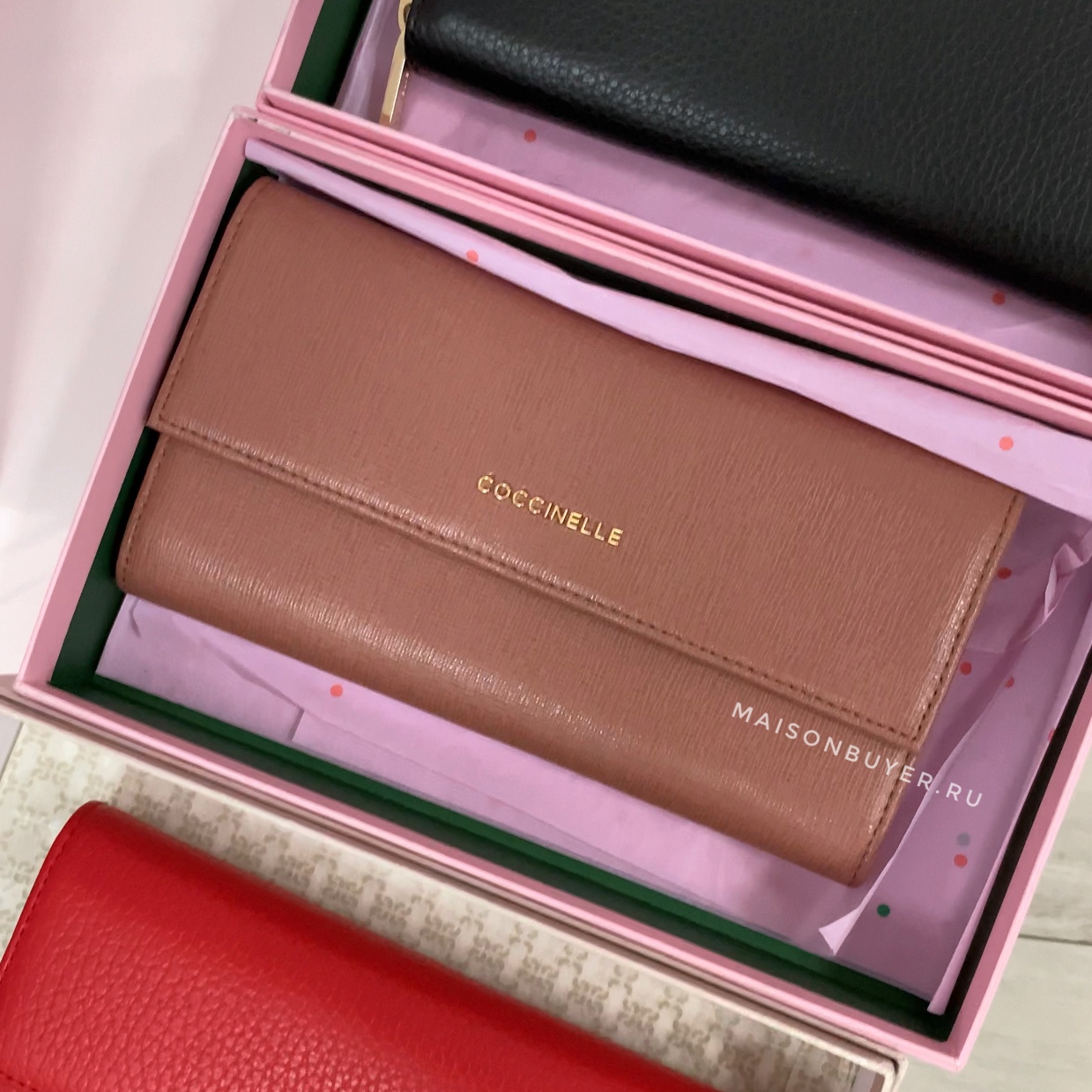 большой кошелек с двойным разворотом Coccinelle сафьянно цвет terra WL0041G