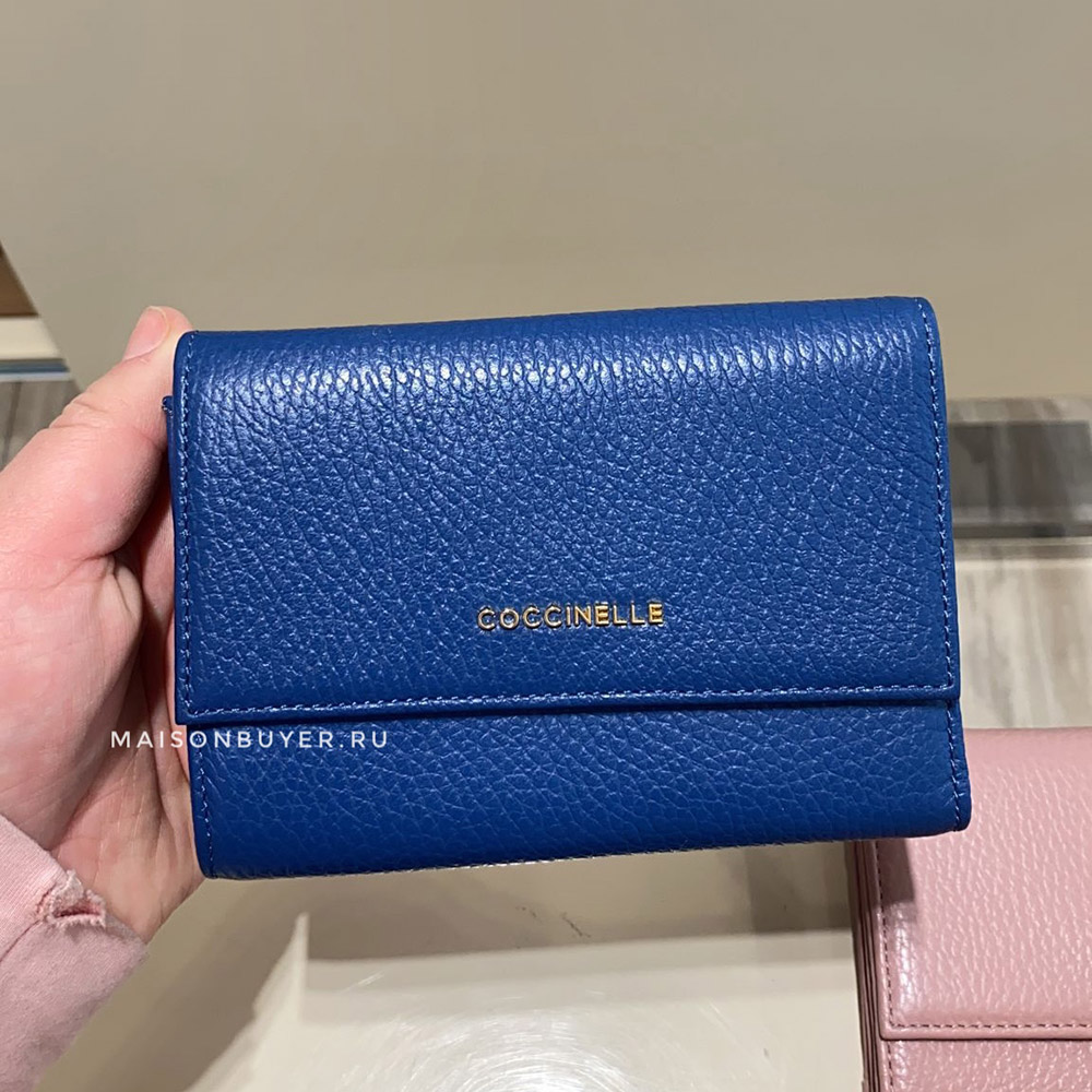 средний кошелек Coccinelle medium зерно цвет Saphere / синий сапфир WLCOCCIM02P