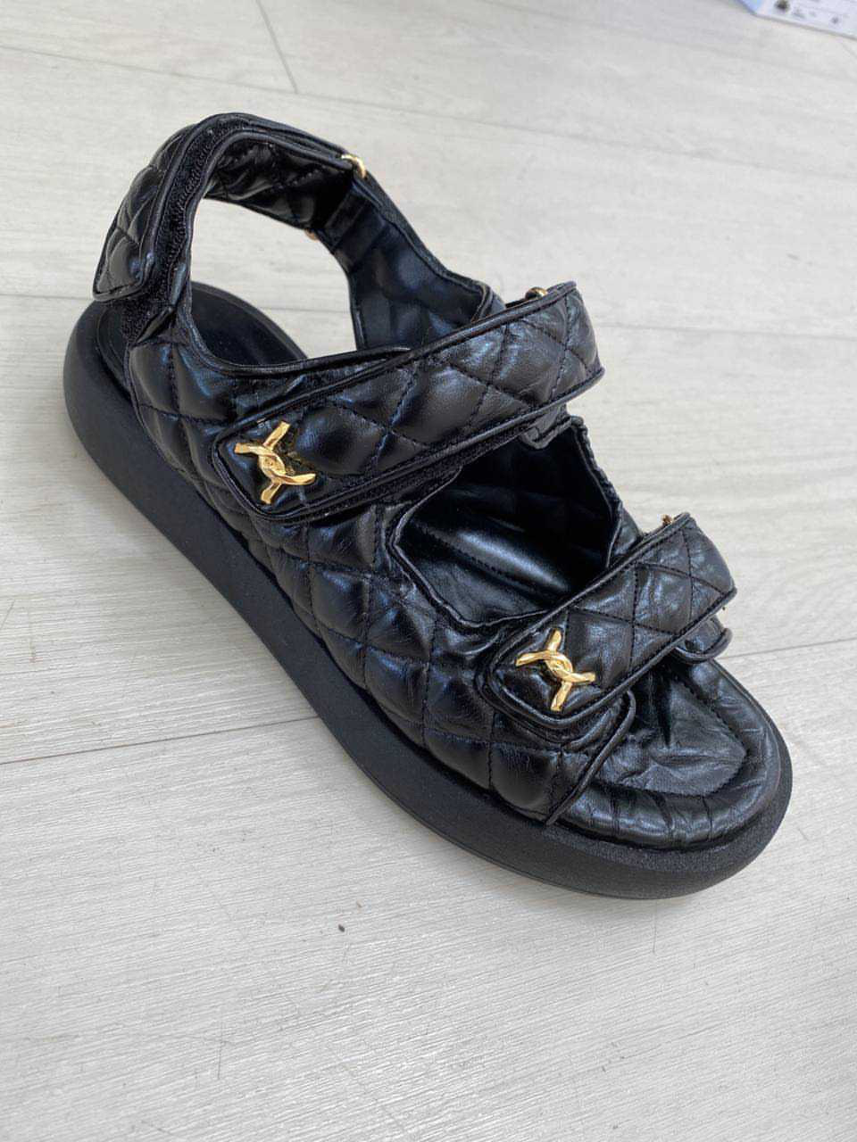 сандалии L’estrosa цвет black / черный Lestrosa01