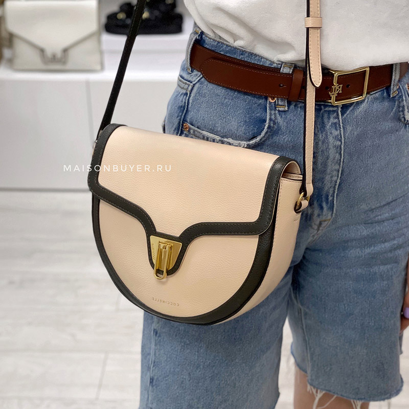сумка COCCINELLE BEAT MEDIUM Nude/Reef / Нюд  HBBEAT03M