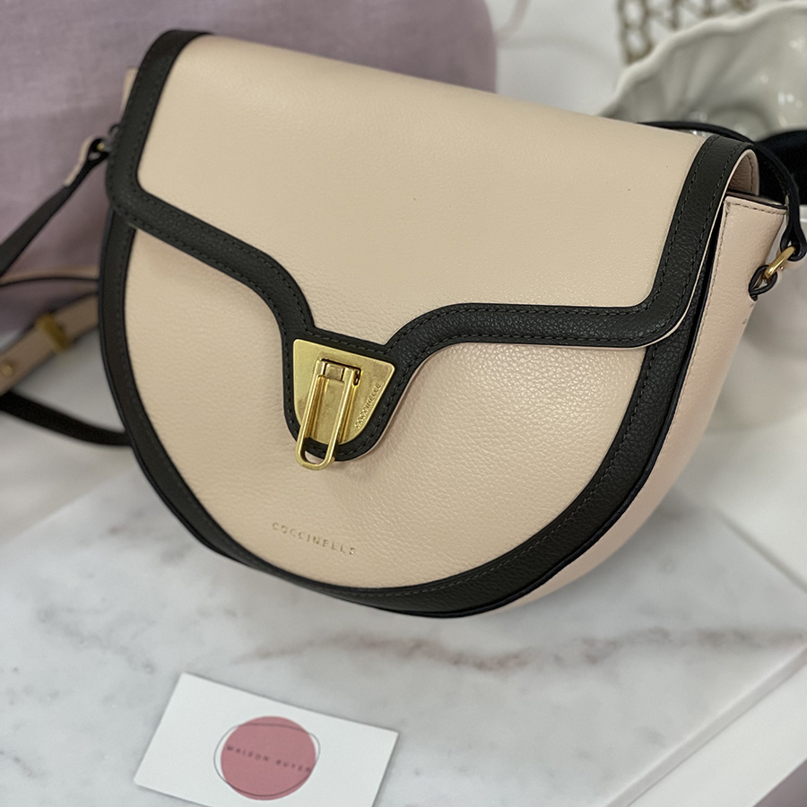 сумка COCCINELLE BEAT MEDIUM Nude/Reef / Нюд  HBBEAT03M