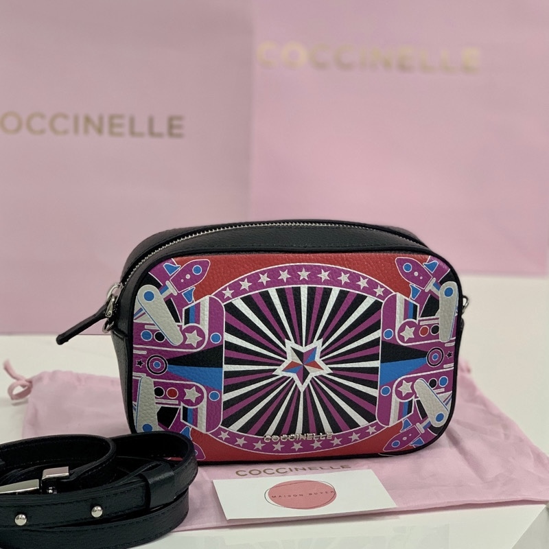 сумка COCCINELLE TEBE цвет Noir Multi / Черный HBTEBE42S