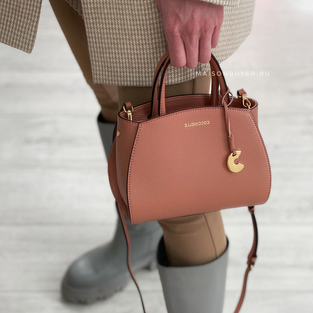 сумка COCCINELLE CONCRETE MINI цвет Litchi / Персик COCONCRETE61XS