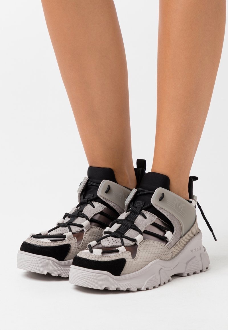 кроссовки TREK SNEAKERS gray / серый SH0022P