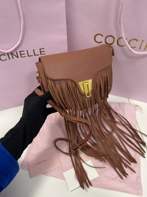 сумка COCCINELLE BEAT SADDLE MINI FRANGE цвет Cinnamon / Корица COBEATF52S