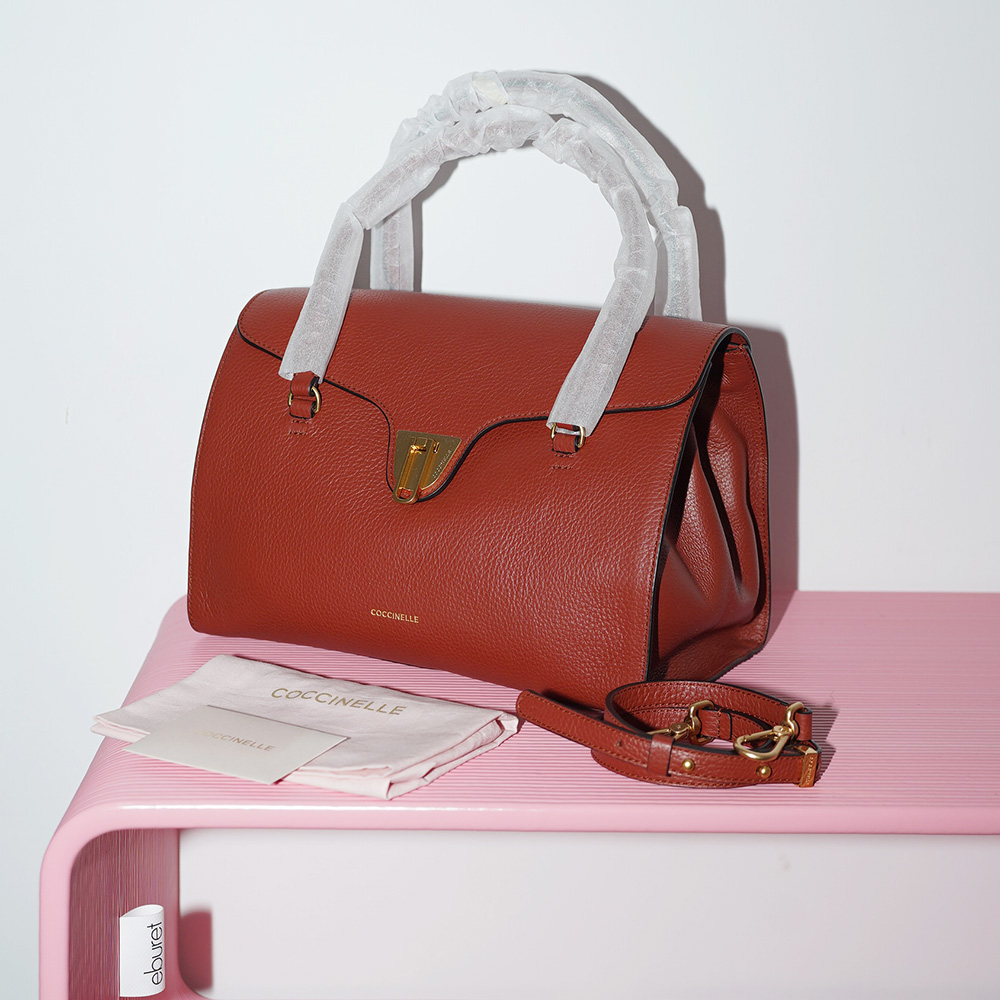 COCCINELLE BEAT SOFT SATCHEL Acero / Кирпично-красный