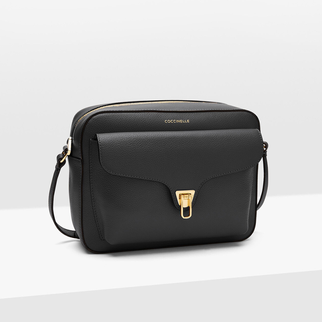 COCCINELLE BEAT MEDIUM SOFT CROSSBODY BAG Noir / Черный