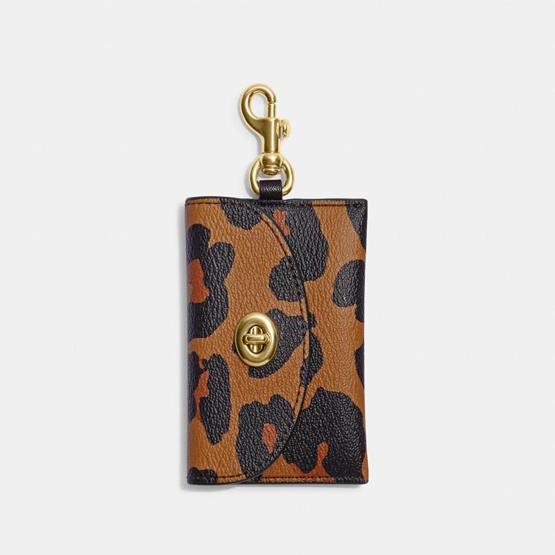 COACH TURNLOCK CARD CASE WITH LEOPARD PRINT Gold/Light Saddle Multi
