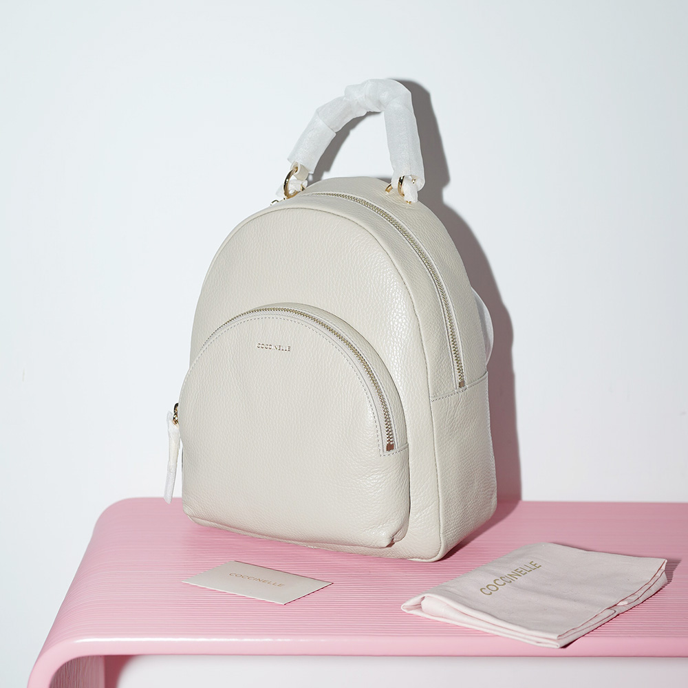COCCINELLE ALPHA BACKPACK Seashell /серо-бежевый