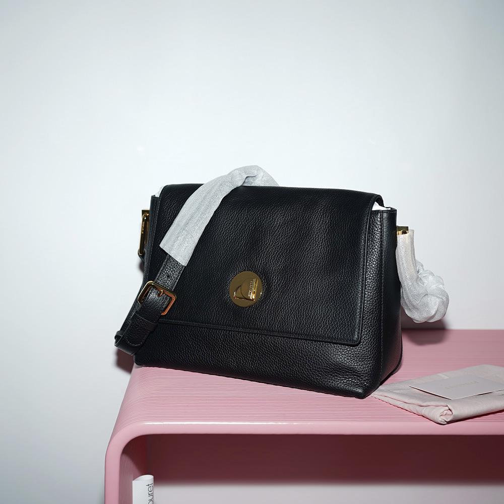 COCCINELLE LIYA SMALL CROSSBODY BAG Noir / Черный