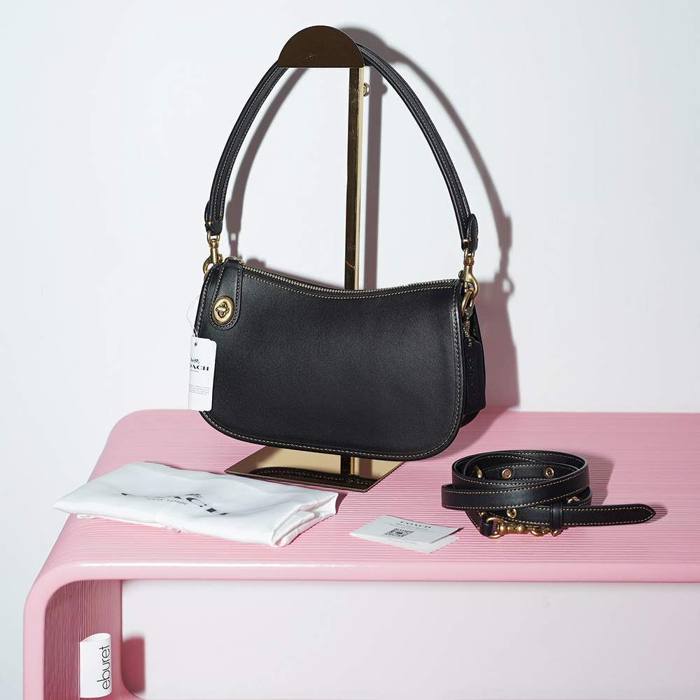 COACH SWINGER Black / Черный