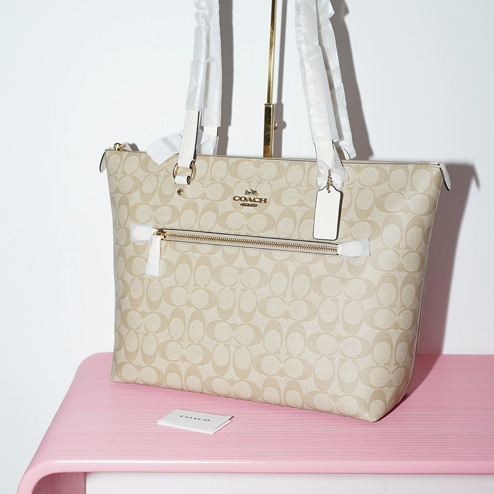 COACH GALLERY TOTE IN SIGNATURE CANVAS Gold/Light Khaki Chalk