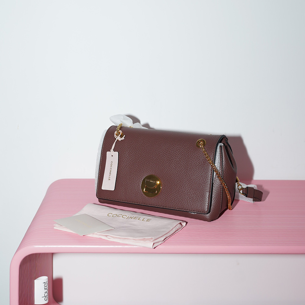 COCCINELLE LIYA SMALL SHOULDER BAG Carruba / Бордово-шоколадный