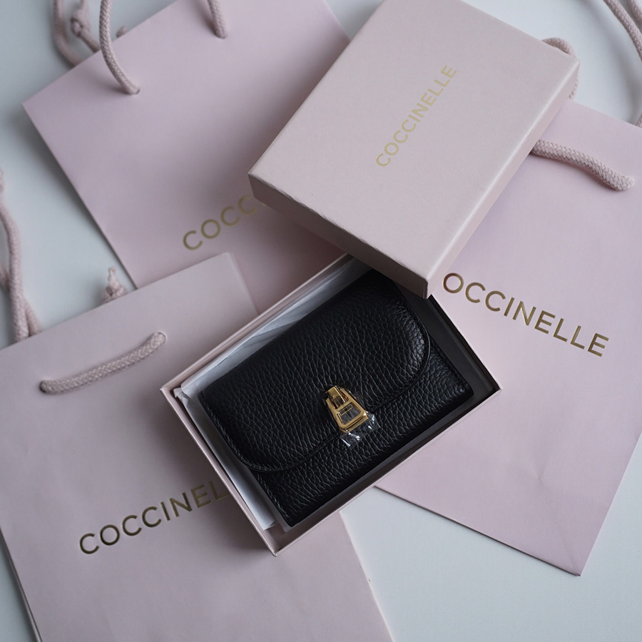 COCCINELLE MAGIE SMALL GRAINED LEATHER WALLET Noir / черный