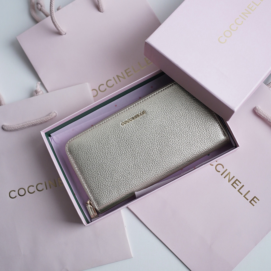 COCCINELLE LARGE ZIP-AROUND WALLET Gold / золото