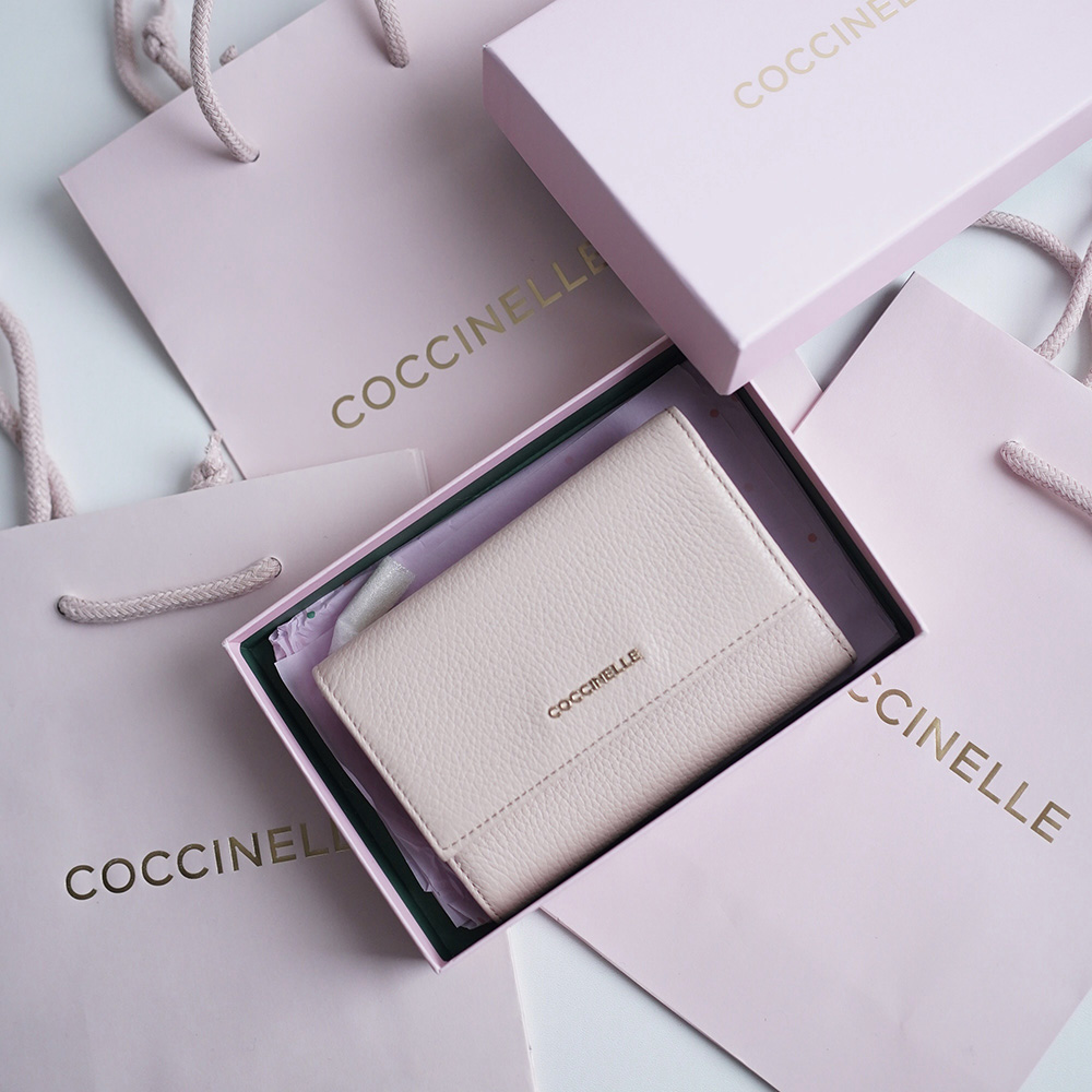 КОШЕЛЕК COCCINELLE MEDIUM WALLET New Pink / пудра M00119