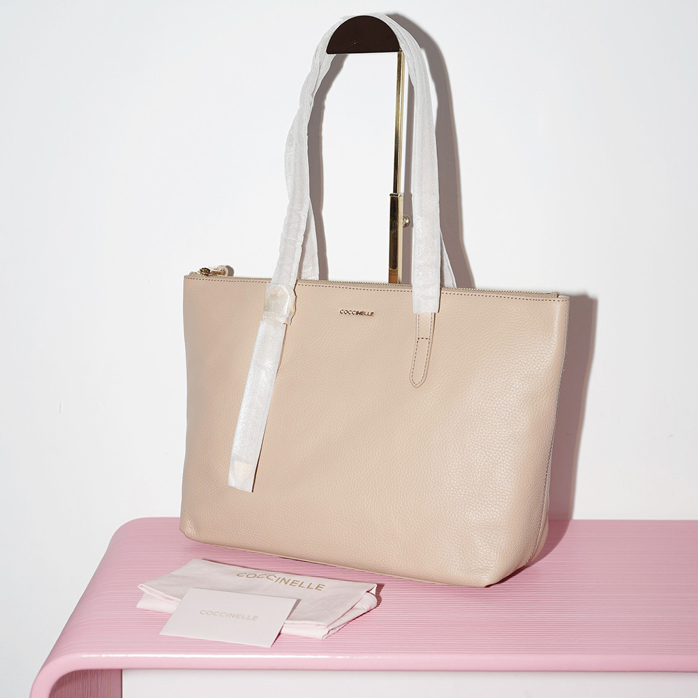 COCCINELLE GLEEN SMALL TOTE Toasted / Песочный беж M00057