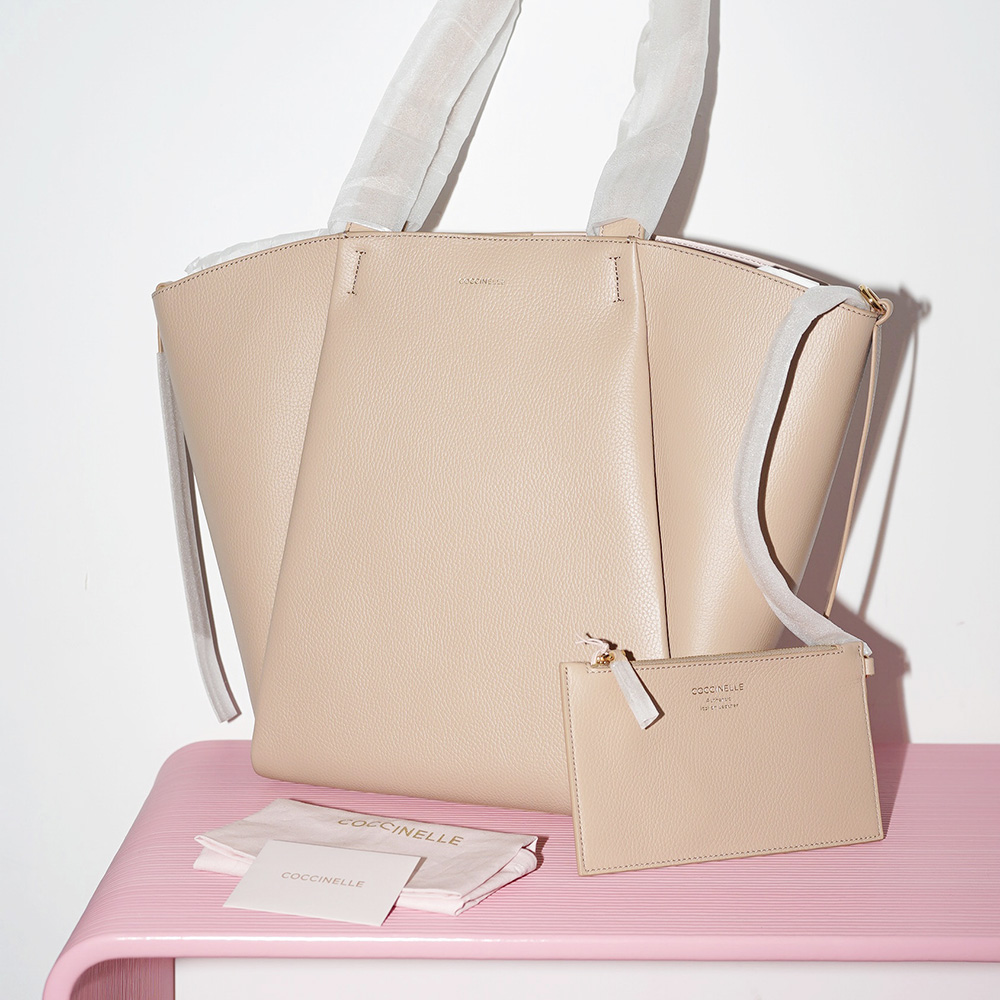 COCCINELLE BOHEME SHOPPING BAG Toasted / Песочный беж