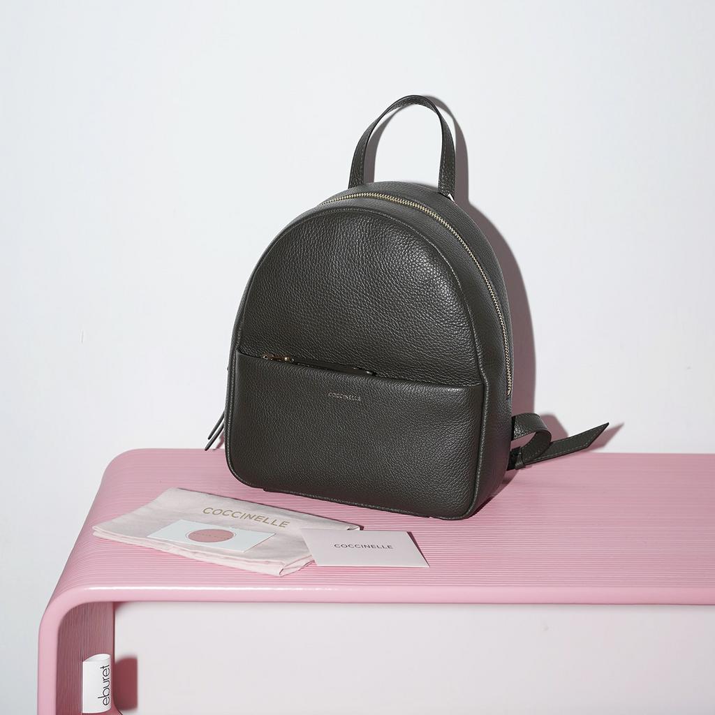 COCCINELLE CHERRY BACKPACK Bark / Темный серо-зеленый M00096
