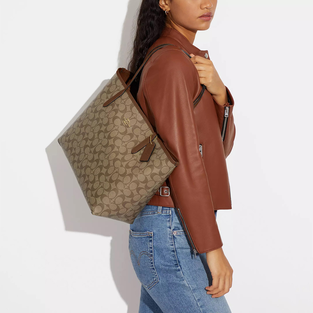 COACH CITY TOTE IN SIGNATURE CANVAS GOLD/KHAKI SADDLE M00016