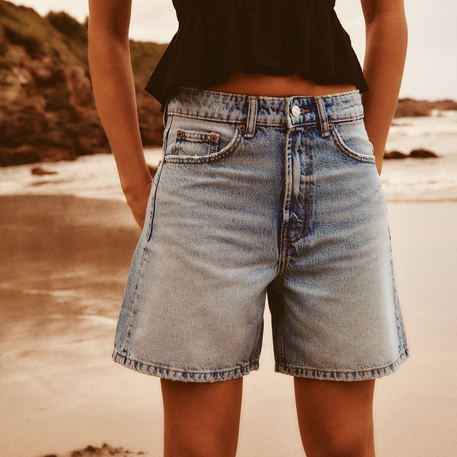 ДЖИНСОВЫЕ ШОРТЫ ZARA БЕРМУДЫ ЦВЕТ ГОЛУБОЙ M00595