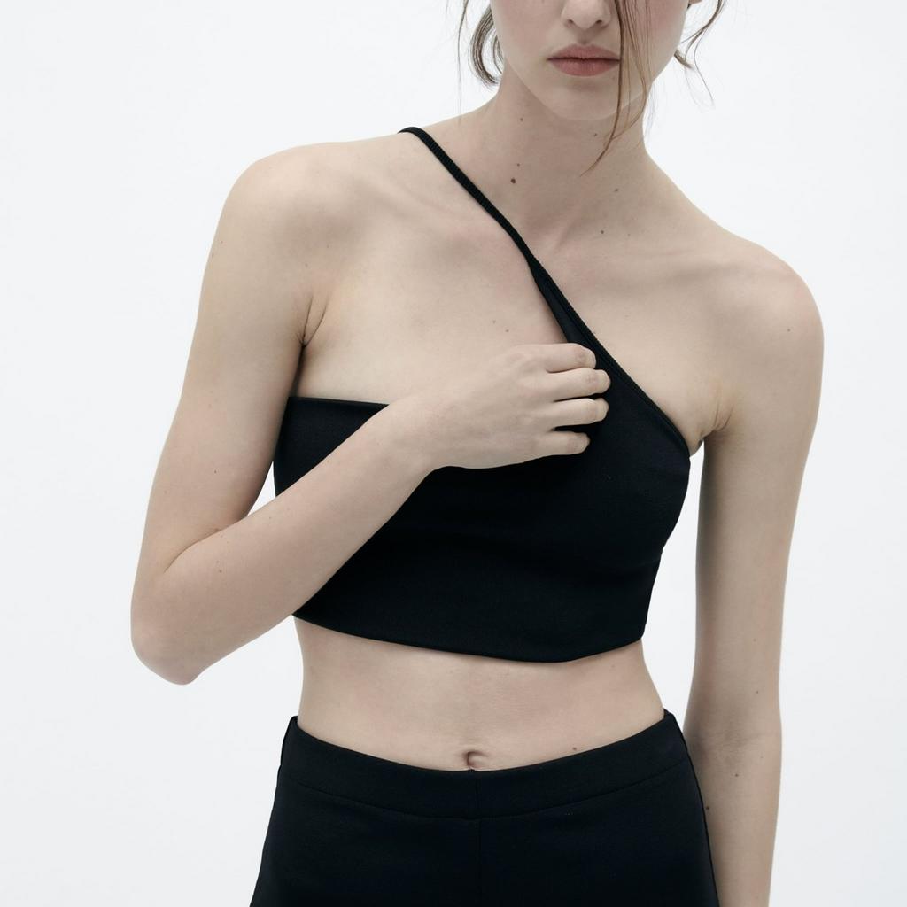 АССИМЕТРИЧНЫЙ УКОРОЧЕННЫЙ ТОП ZARA ЧЕРНЫЙ M00309