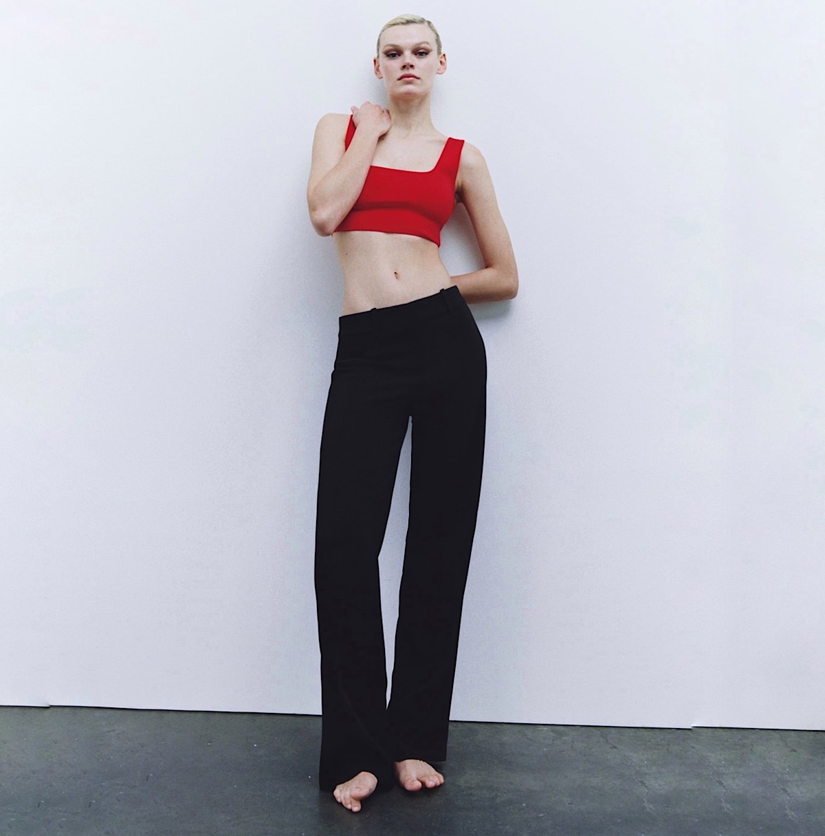 УКОРОЧЕННЫЙ СКУЛЬПТУРИРУЮЩИЙ ТОП  ZARA КРАСНЫЙ M00324