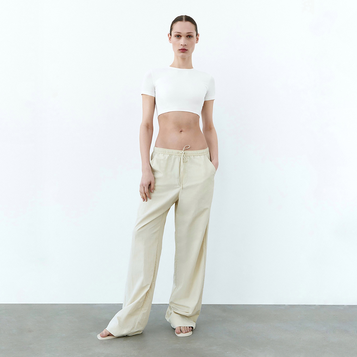 НЕЙЛОНОВЫЕ БРЮКИ В ПИЖАМНОМ СТИЛЕ ZARA ЦВЕТ ЗЕЛЕНО-БЕЖ M00428