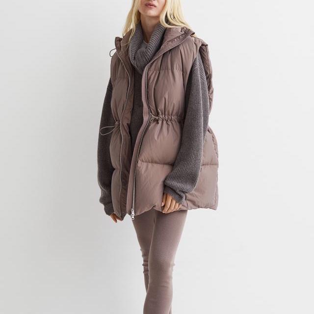 ЖИЛЕТ-ПУХОВИК H&M PREMIUM SELECTION VEST Greige / сиренево-бежевый M00200