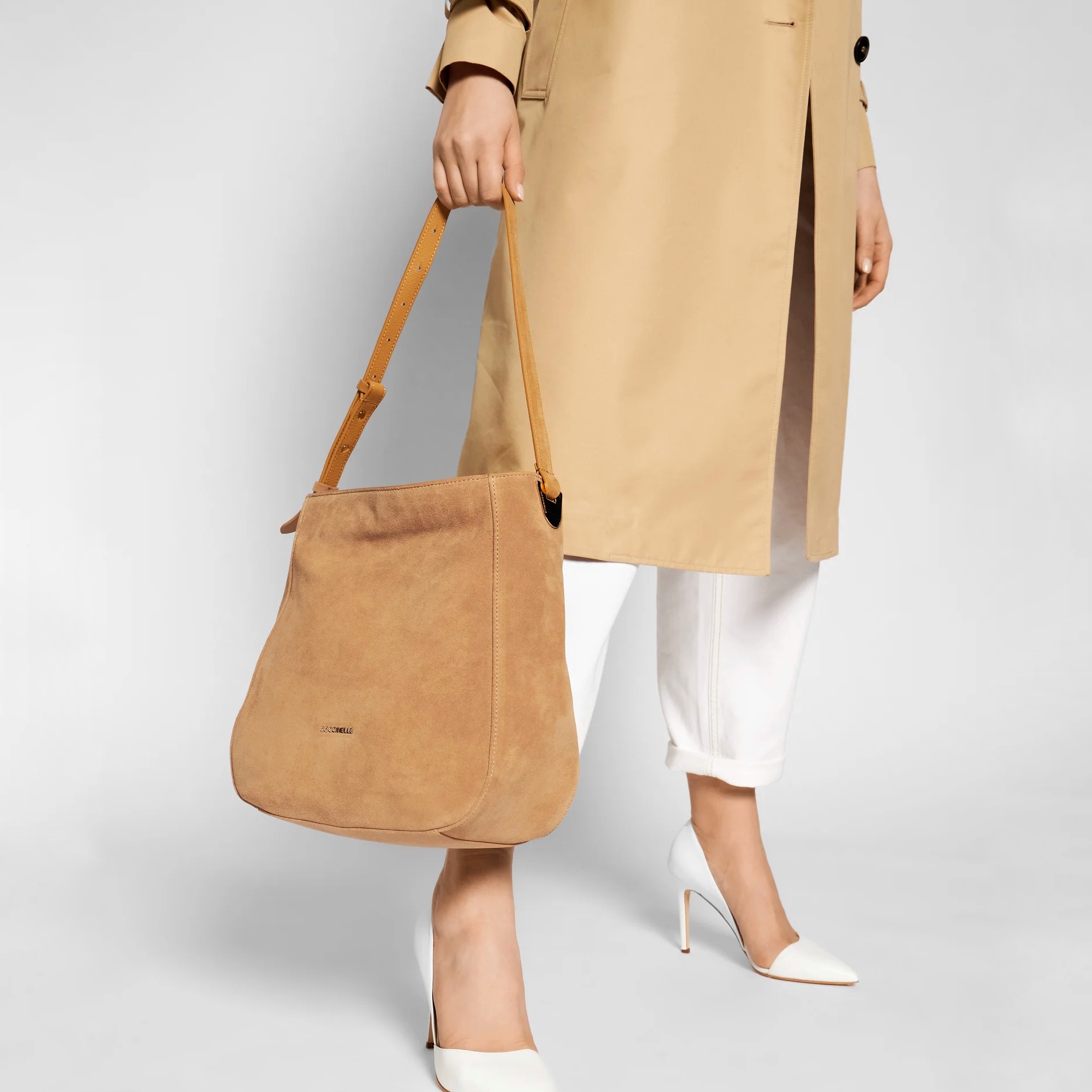 COCCINELLE LEA SUEDE Warm Beige / Теплый беж M00691