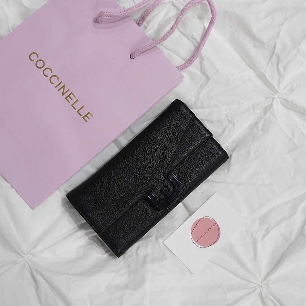 БОЛЬШОЙ КОШЕЛЕК COCCINELLE LARGE AMBRINE TRIFOLD PEBBLED WALLET цвет Noir / Черный M00670