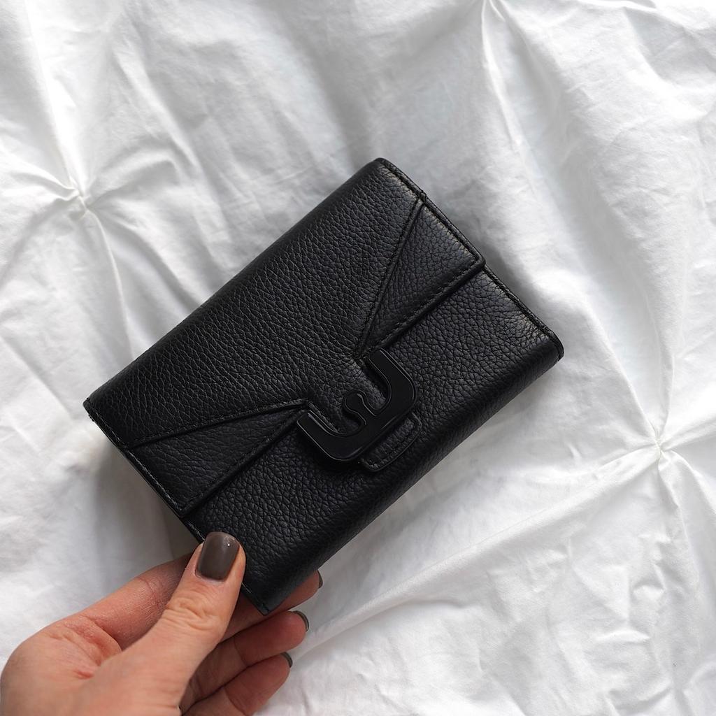 СРЕДНИЙ КОШЕЛЕК COCCINELLE MEDIUM AMBRINE WALLET цвет Noir / Черный M00678