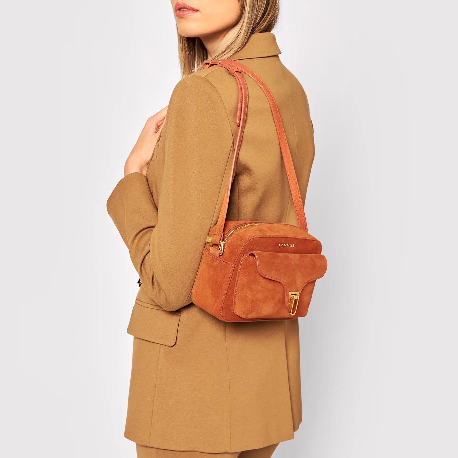 COCCINELLE BEAT CAMERA SMALL Chestnut  / Каштановый M00686